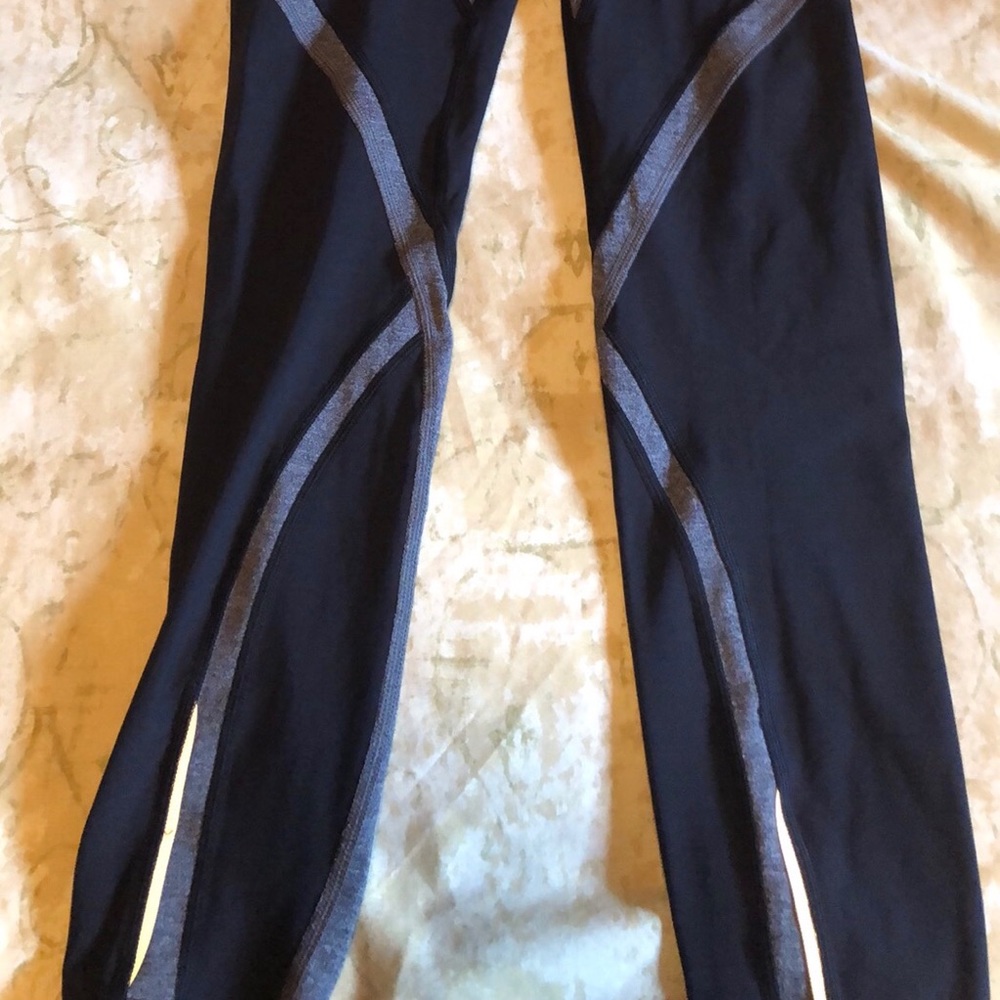 Lululemon - Picture 5 of 5